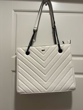 DKNY Veronica White Medium Quilted Shoulder Bag